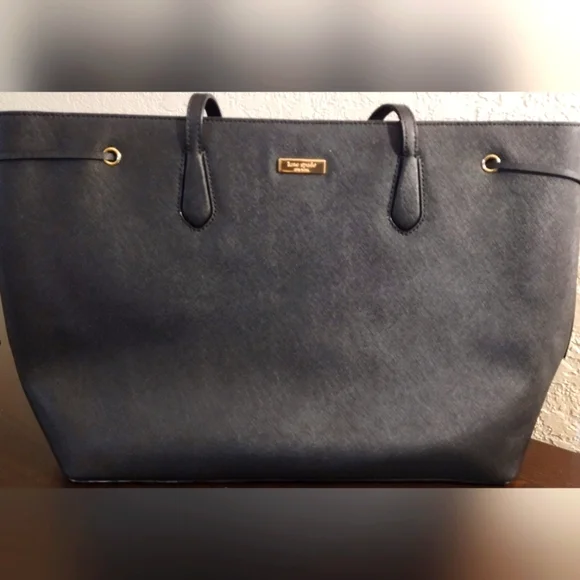 Kate Spade Laurel Way Ari Tote Bag XL - Picture 1 of 8